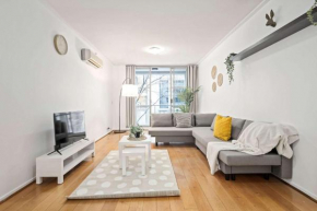 A Stylish Studio for 6 Next to Darling Harbour, Sydney
